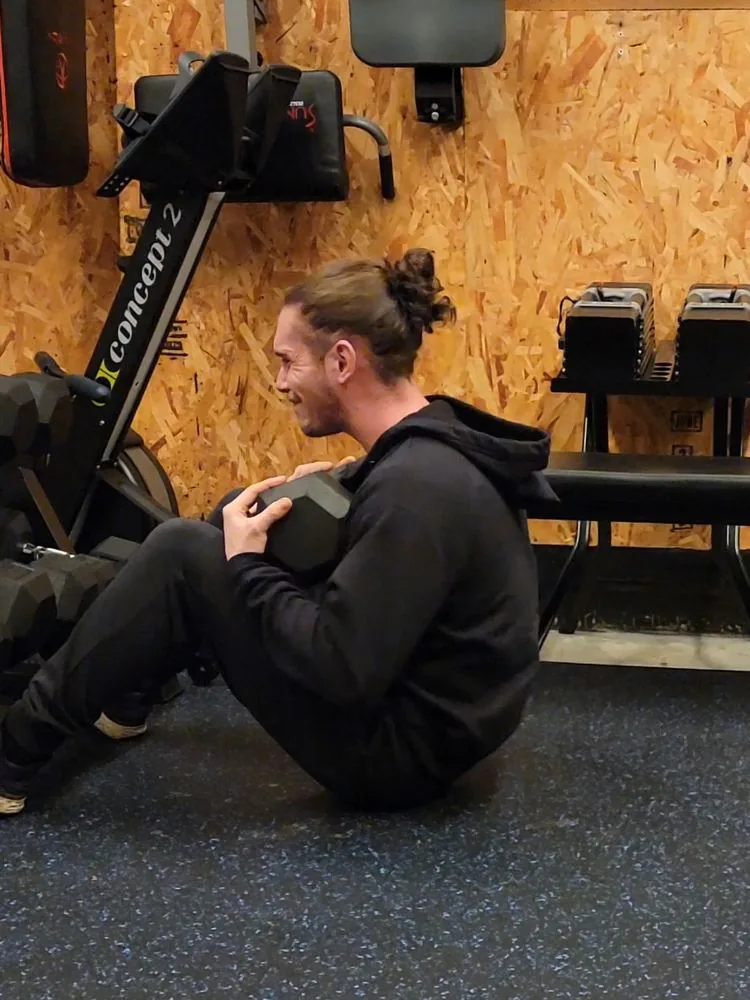 Core training with a medicine ball